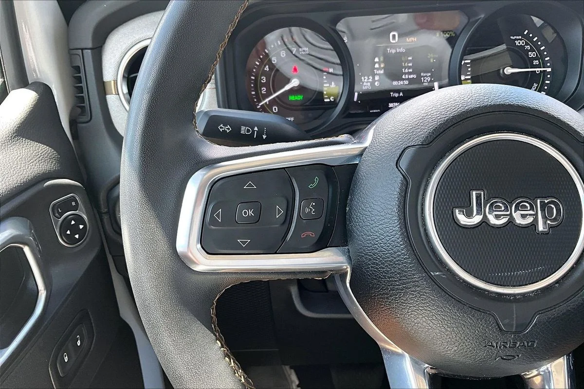 Used 2024  Jeep Sahara 4xe image 11