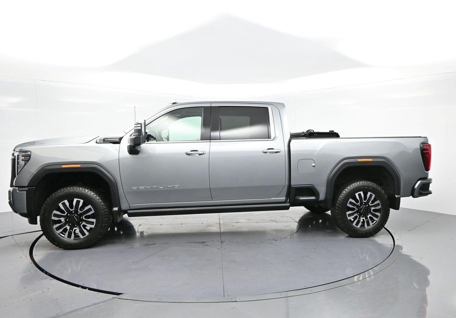 Used 2026 Sterling Metallic GMC Denali Ultimate image 4