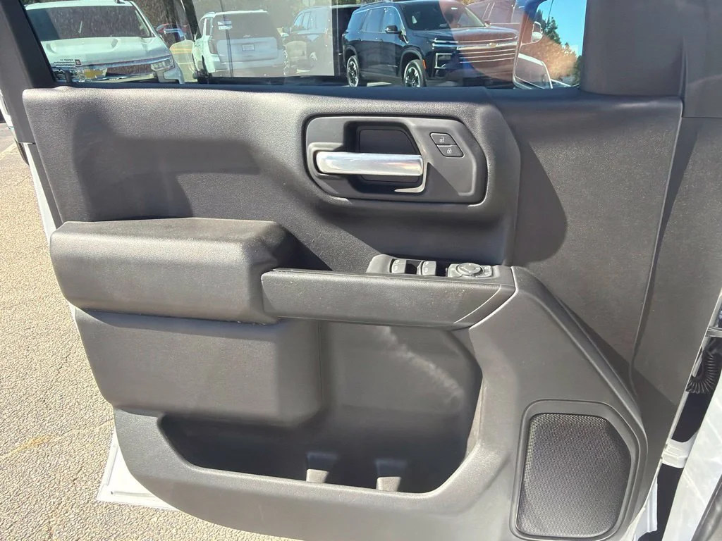 Used 2022 SUMMIT WHITE Chevrolet Custom image 26