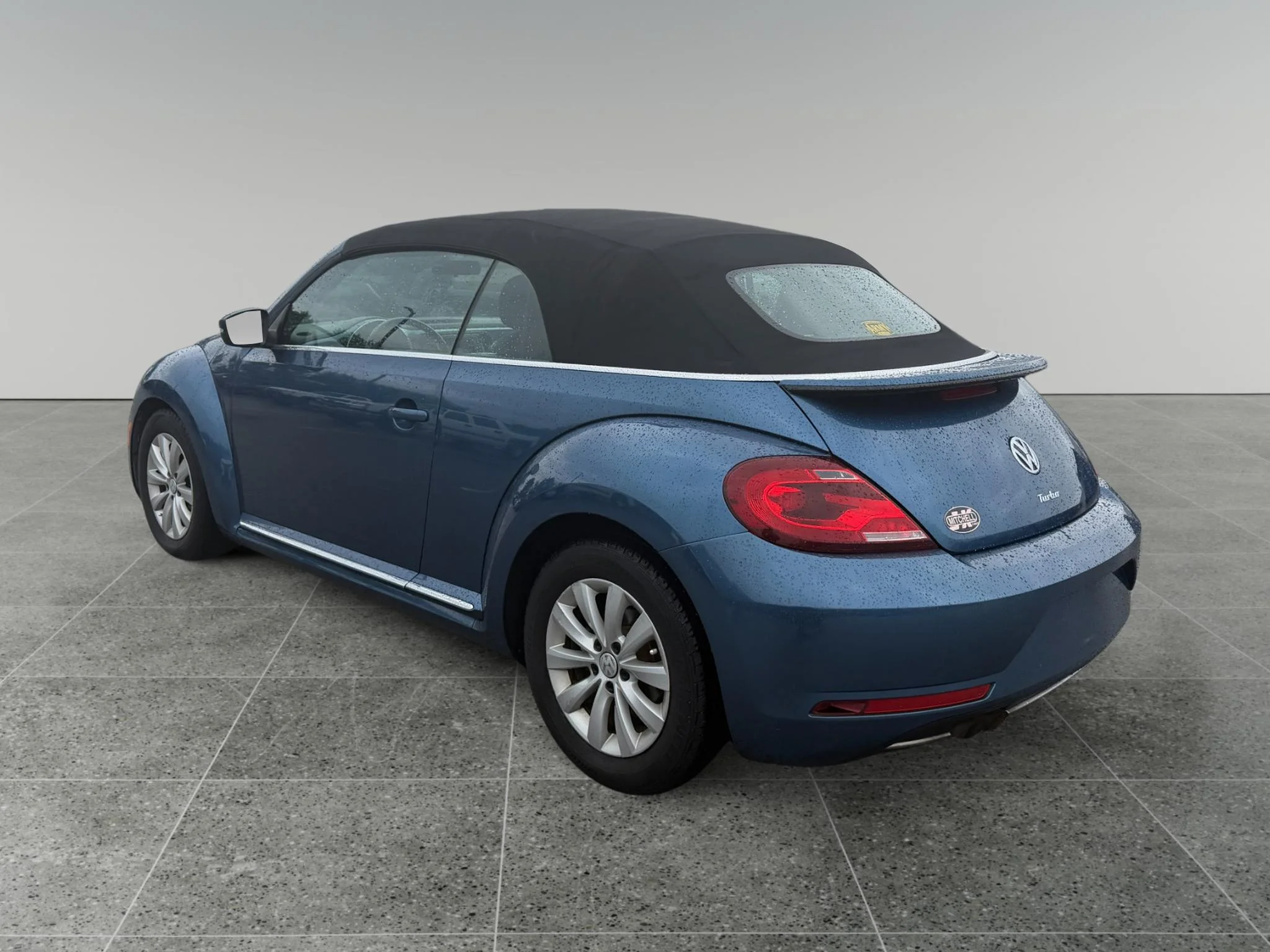 Used 2018 Blue Volkswagen SE image 9