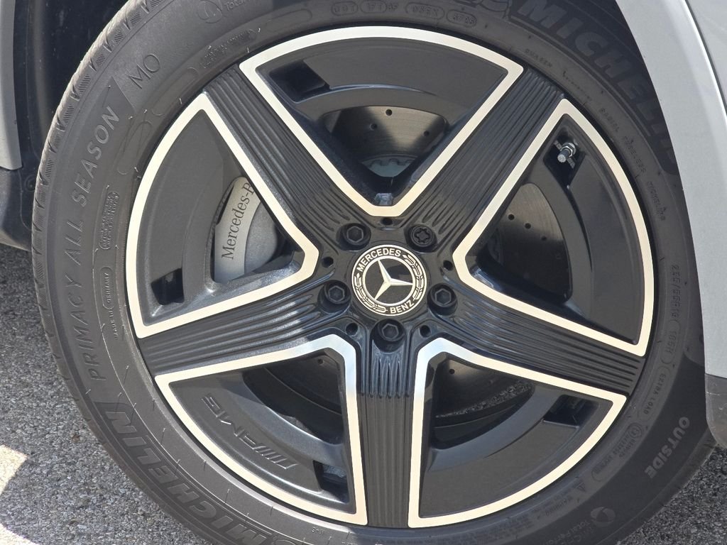 Used 2026 Alpine Grey Mercedes-Benz GLC 300 image 11