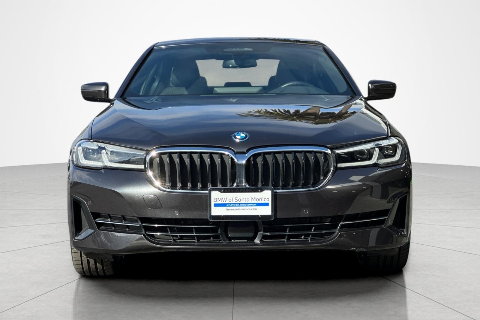 Used 2023 Dark Graphite Metallic BMW 530e xDrive image 8