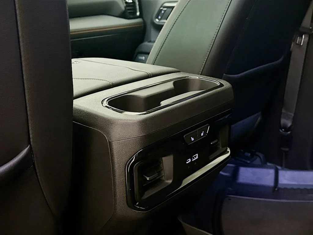 Used 2024 Sterling Metallic GMC AT4 image 29
