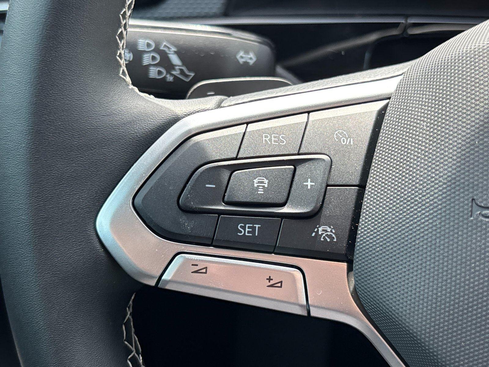 2025 Volkswagen Atlas Cross Sport SEL - Photo 19