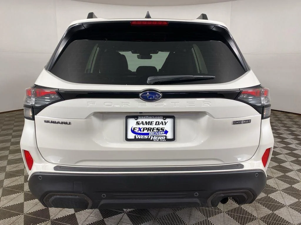 2025 Subaru Forester Limited - Photo 7