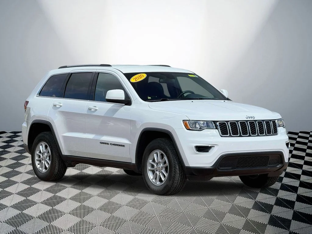 Used 2020 White Jeep Laredo E image 4