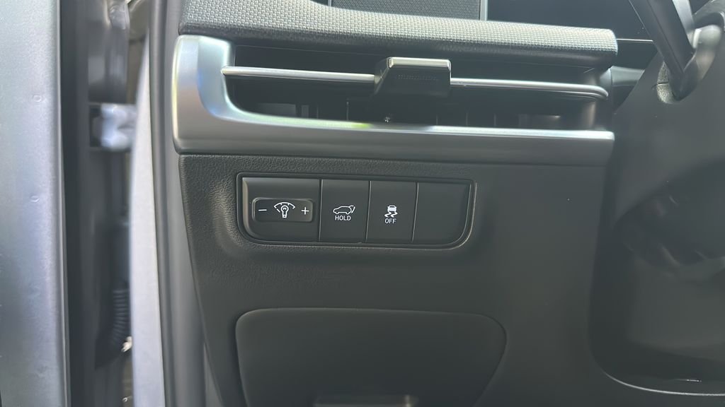 Used 2025 Silver Hyundai XRT image 30