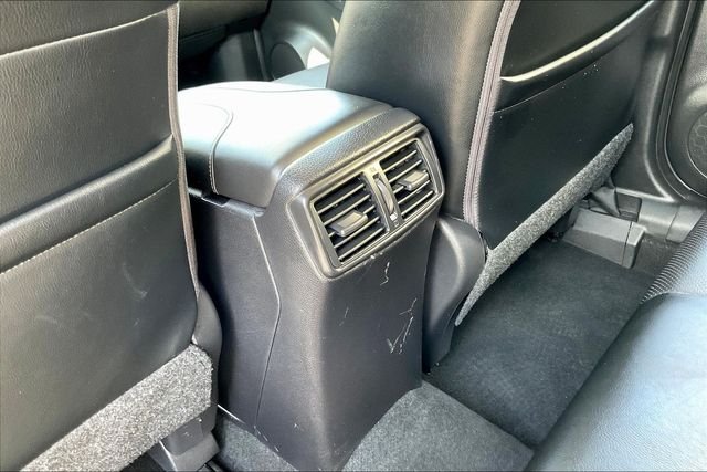 Used 2022 Gray Nissan SL image 12