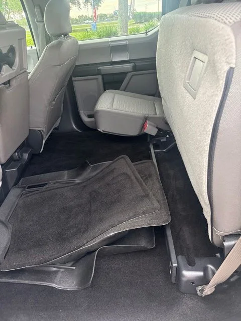 Used 2015 Silver Ford XLT image 6