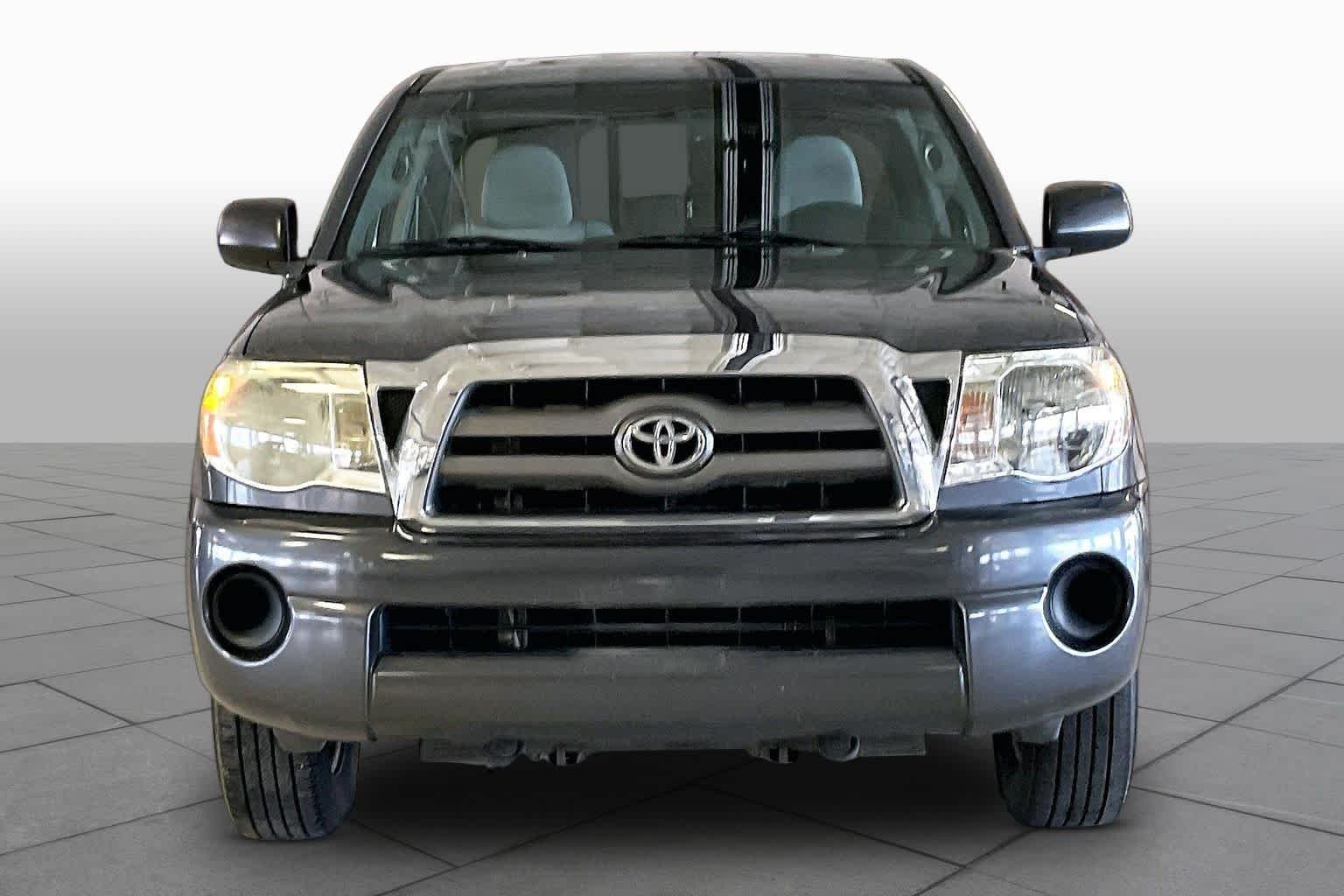 Used 2010 Magnetic Gray Metallic Toyota  image 3