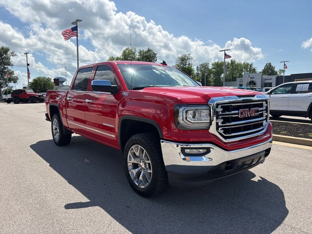 Used 2018 Cardinal Red GMC SLT image 8