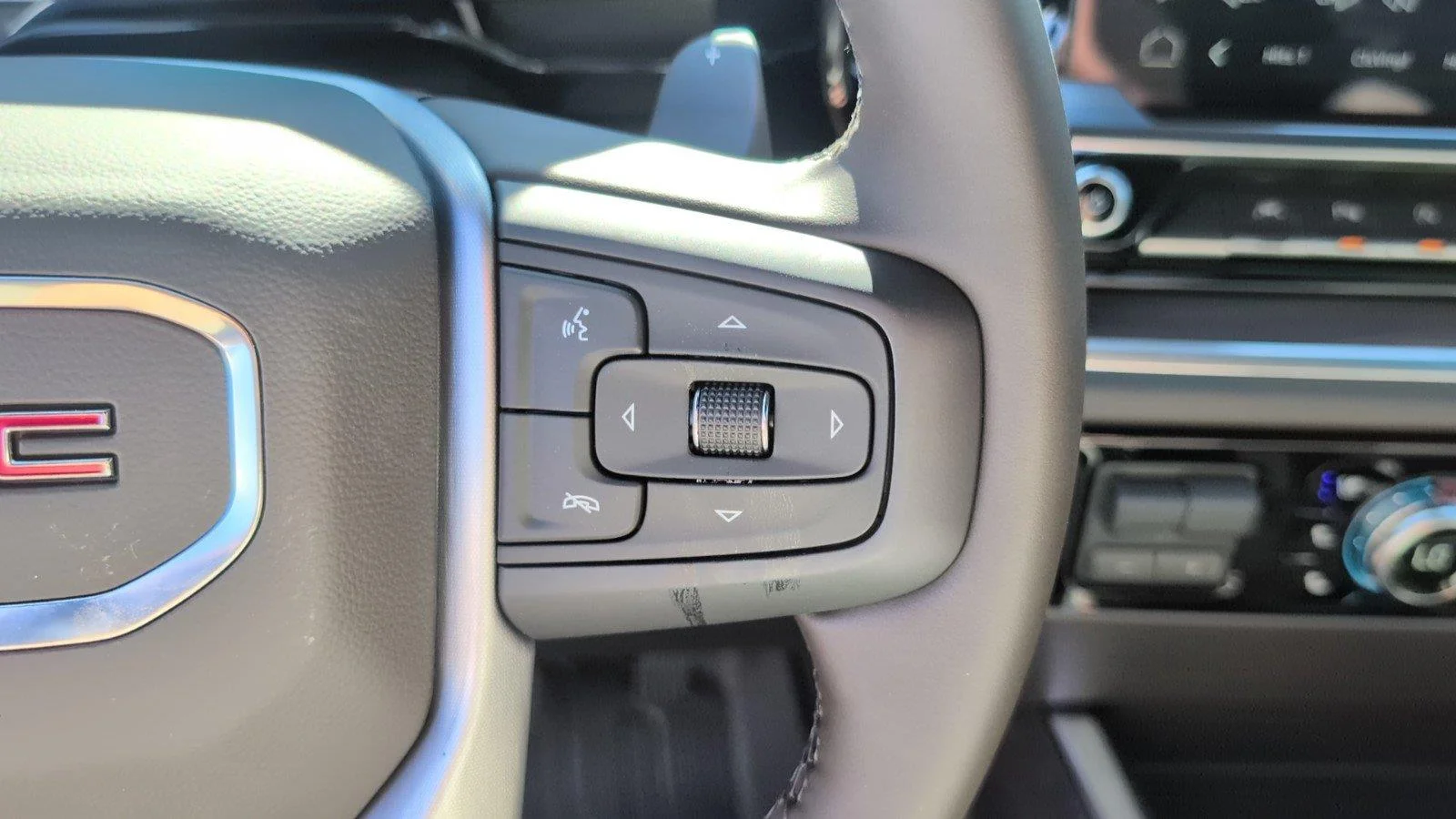 New 2026 Glacier White Tricoat GMC SLT image 30