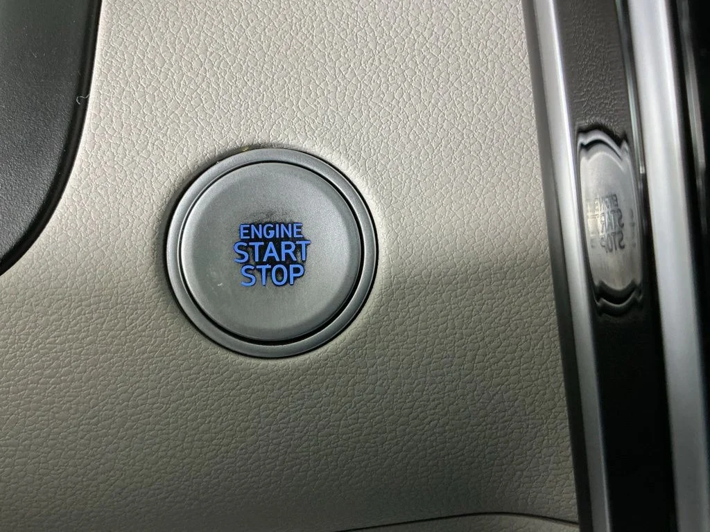 Certified Used 2022 Blue Hyundai SEL Convenience image 27