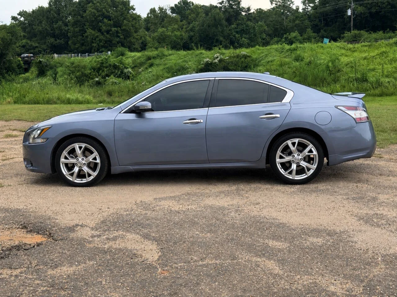 Used 2012 Other Nissan 3.5 SV 4dr Sedan image 2