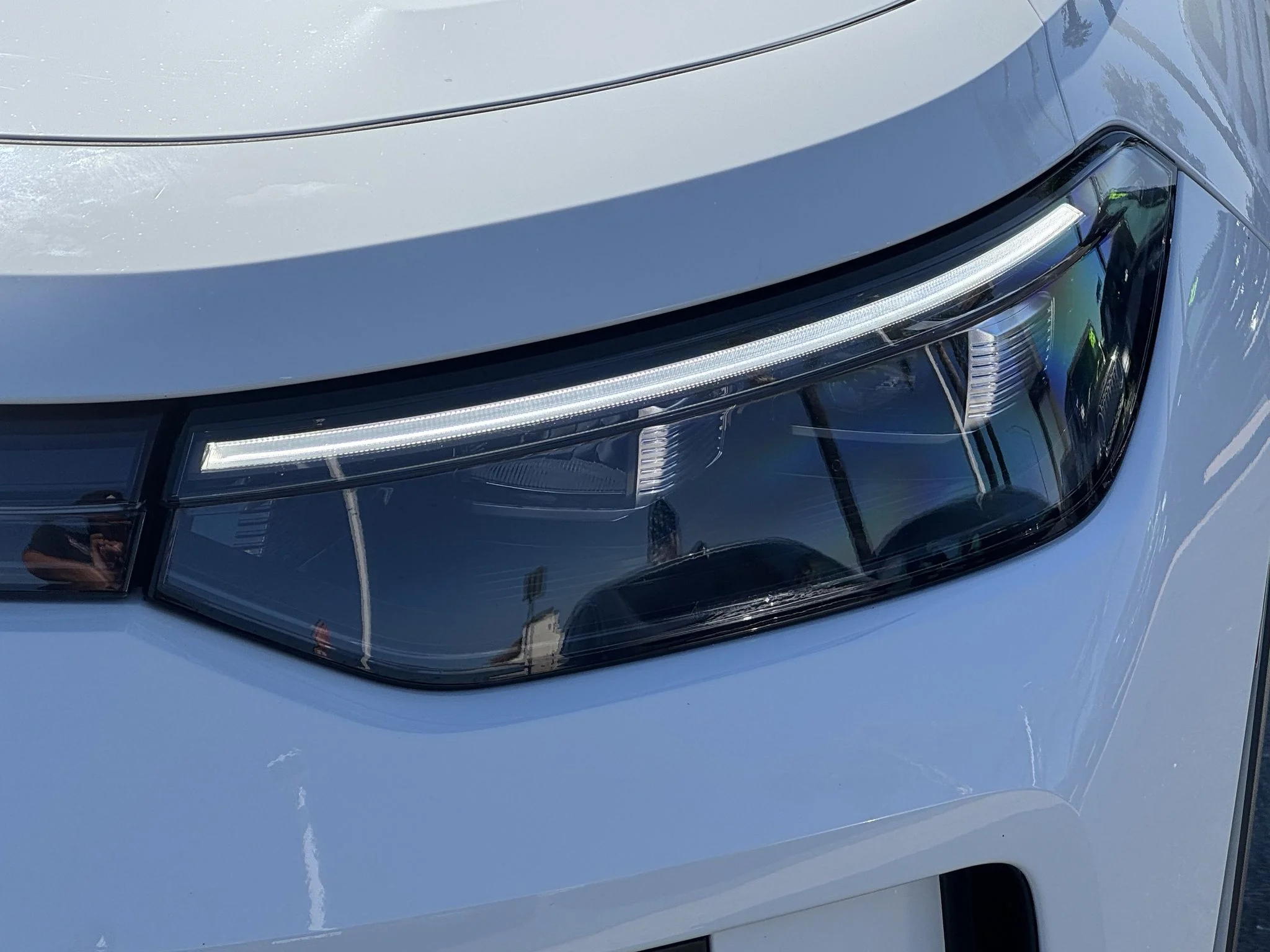 Used 2025 Pure White Volkswagen S image 5