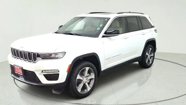 Used 2023 White Jeep Limited image 5