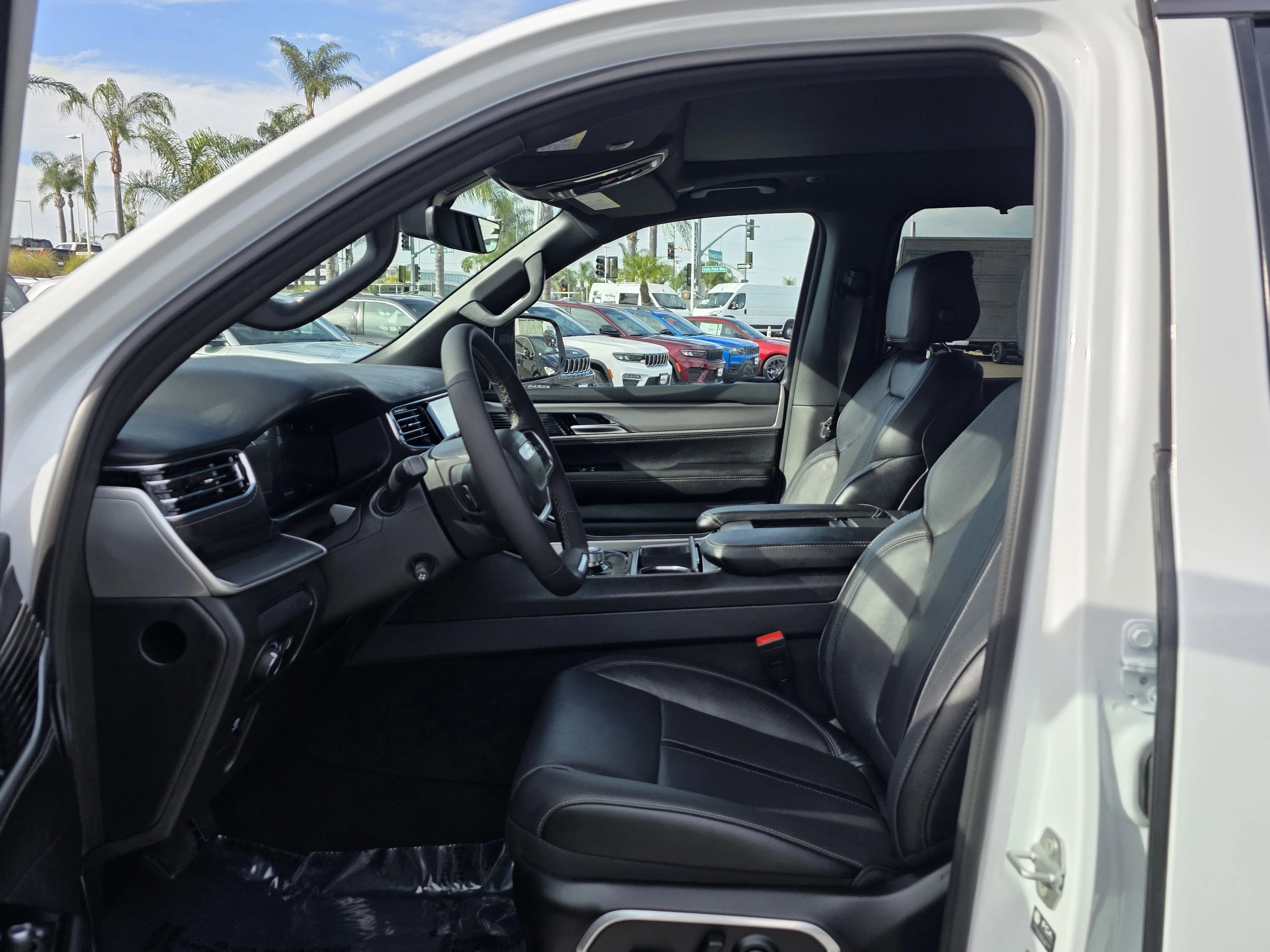New 2026 Bright White Clearcoat Jeep Limited Reserve image 12