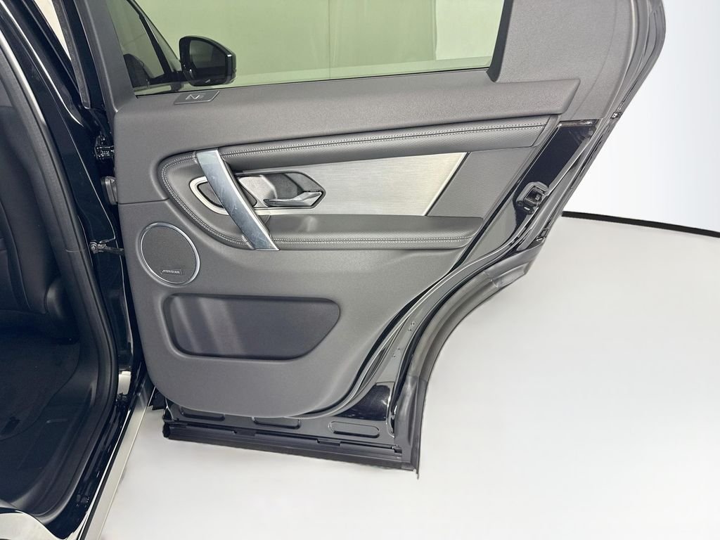New 2026 Santorini Black Land Rover Landmark image 27