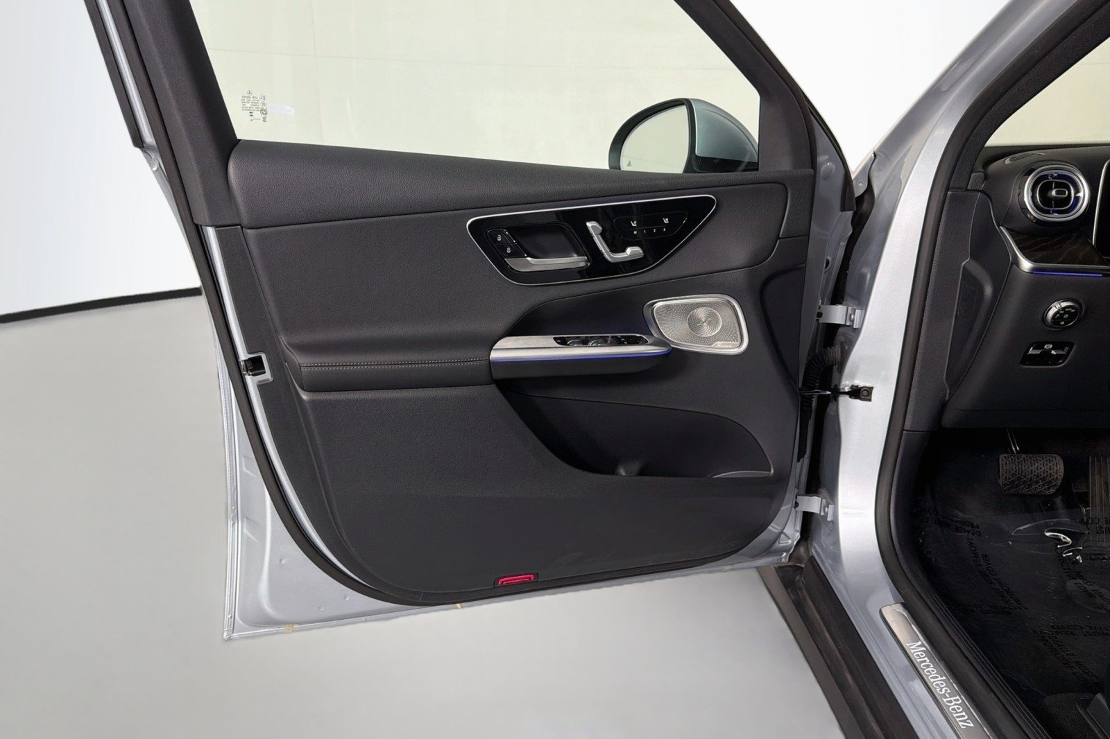 New 2026 Cirrus Silver Metallic Mercedes-Benz GLC 300 SUV image 22
