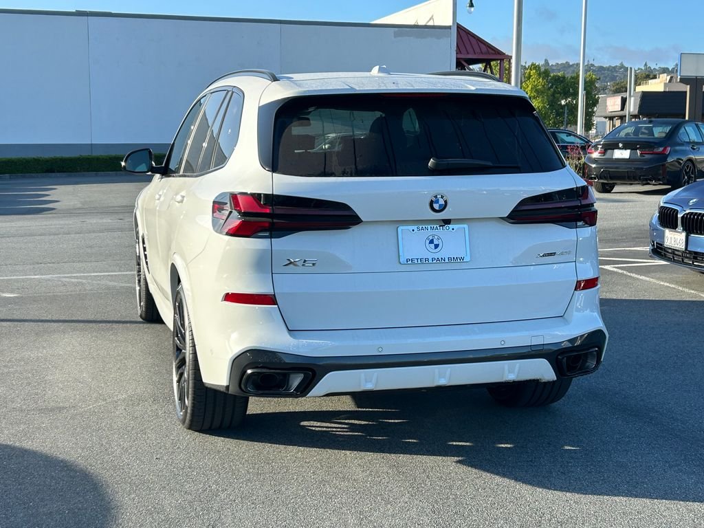 New 2026 Alpine White BMW xDrive40i image 3