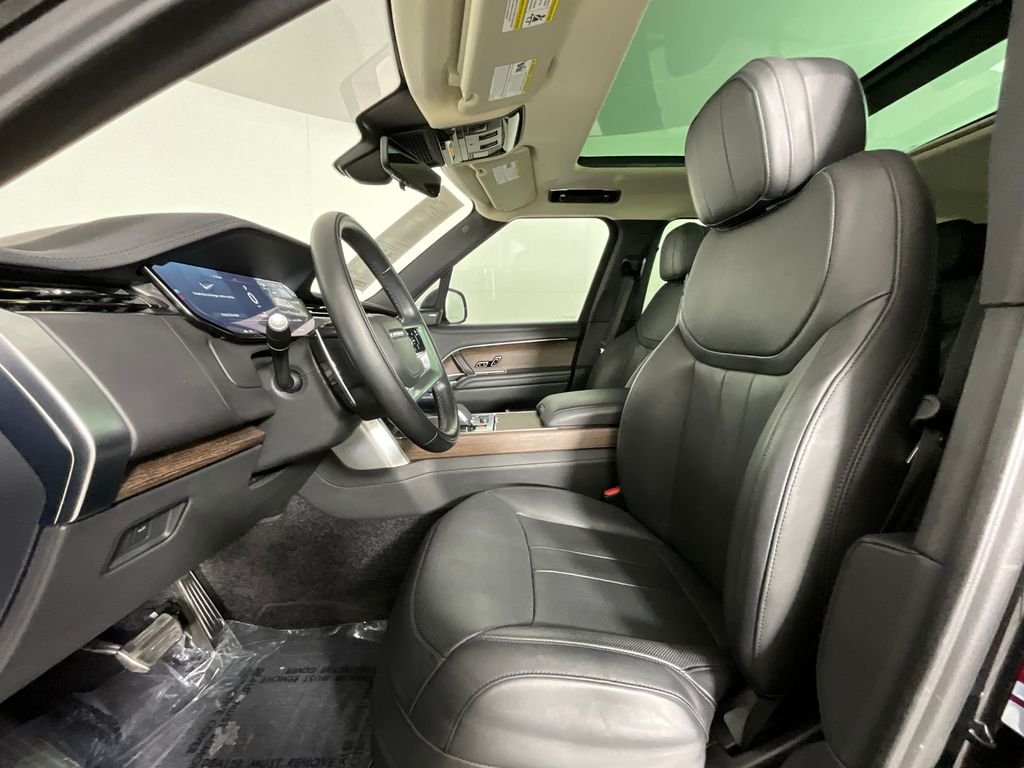 Used 2023 Santorini Black Metallic Land Rover SE image 16