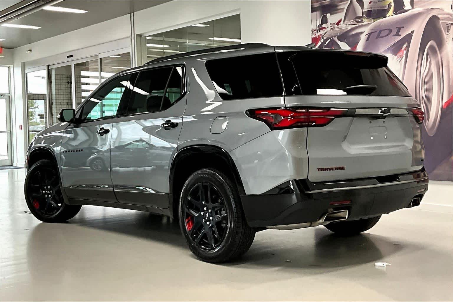 2023 Chevrolet Traverse Premier photo 3