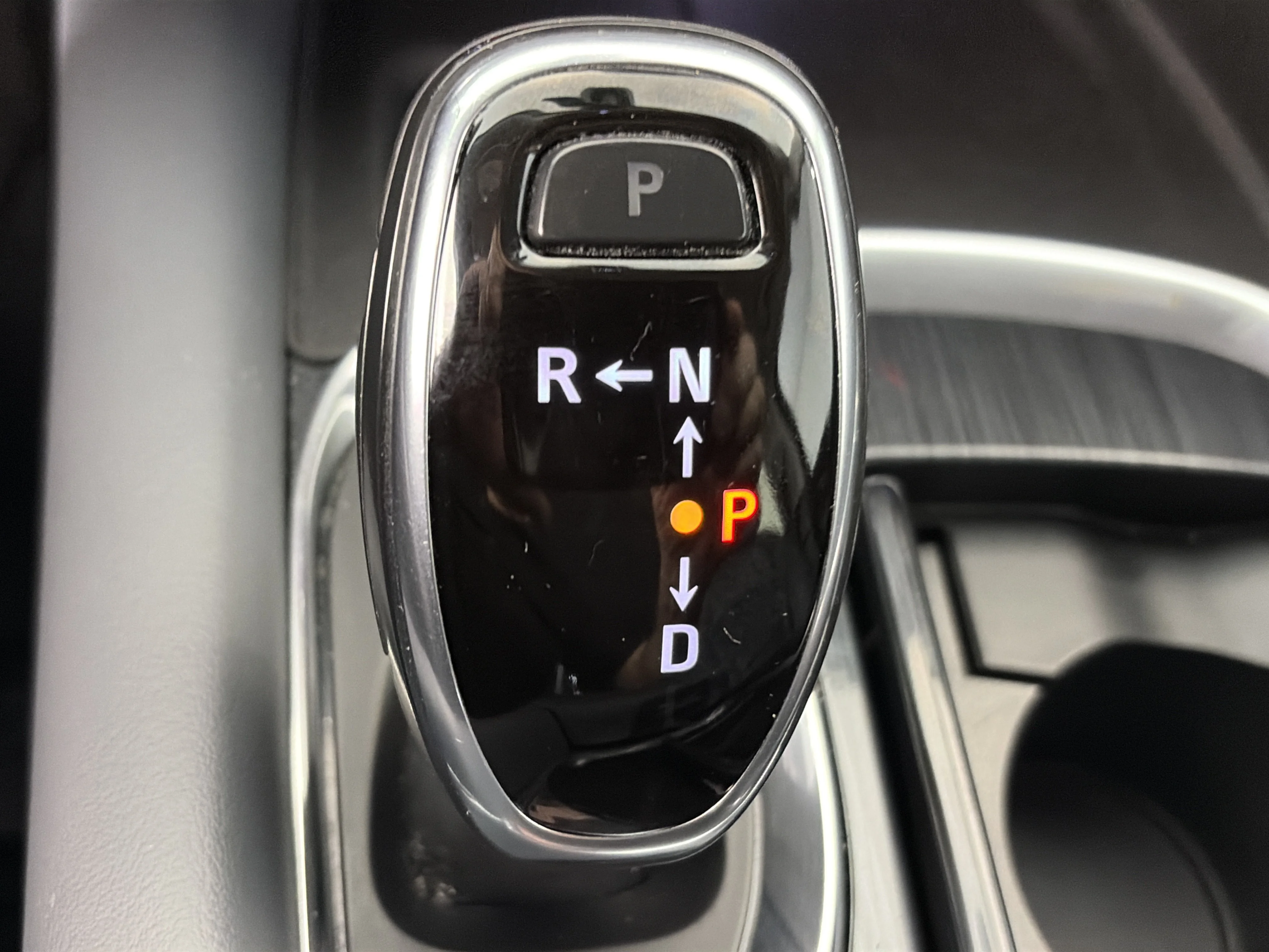 Used 2021 Includes Spectra Gray lower exterior accent color.) Buick Essence image 31