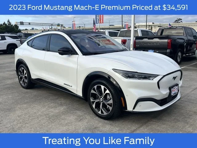 2023 Ford Mustang-Mach-e Premium's photo