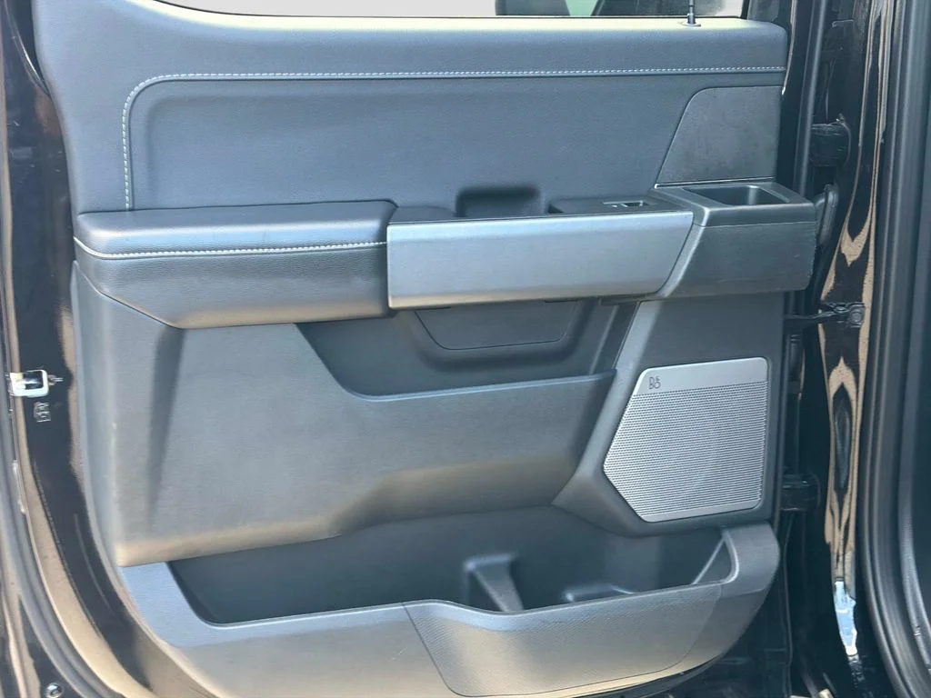 Used 2025 Agate Black Metallic Ford XLT image 13