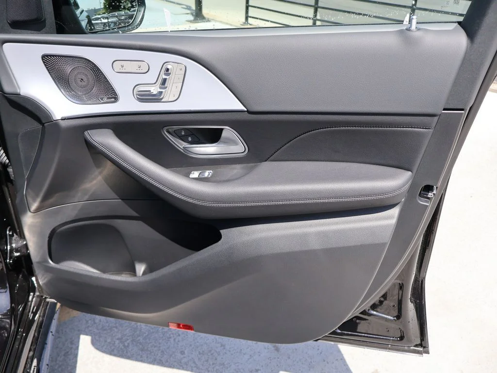 New 2026 Obsidian Black Metallic Mercedes-Benz GLE 450 image 11
