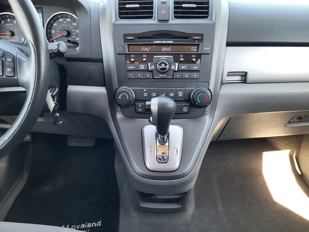Used 2011 Alabaster Silver Metallic Honda SE image 23