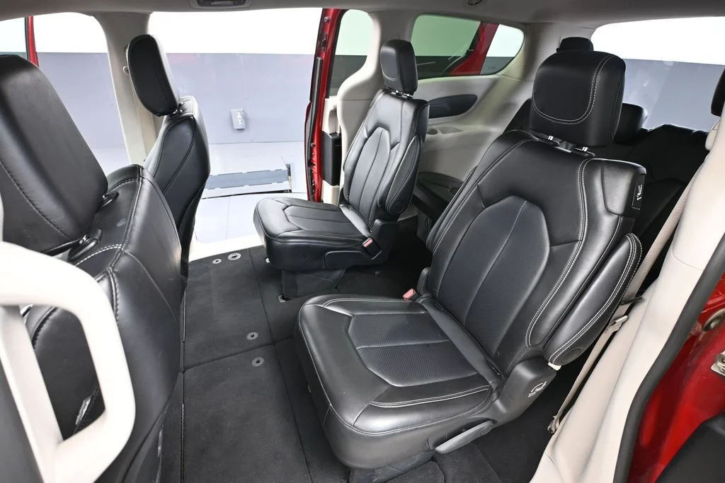 Used 2024 Red Chrysler Touring L image 36