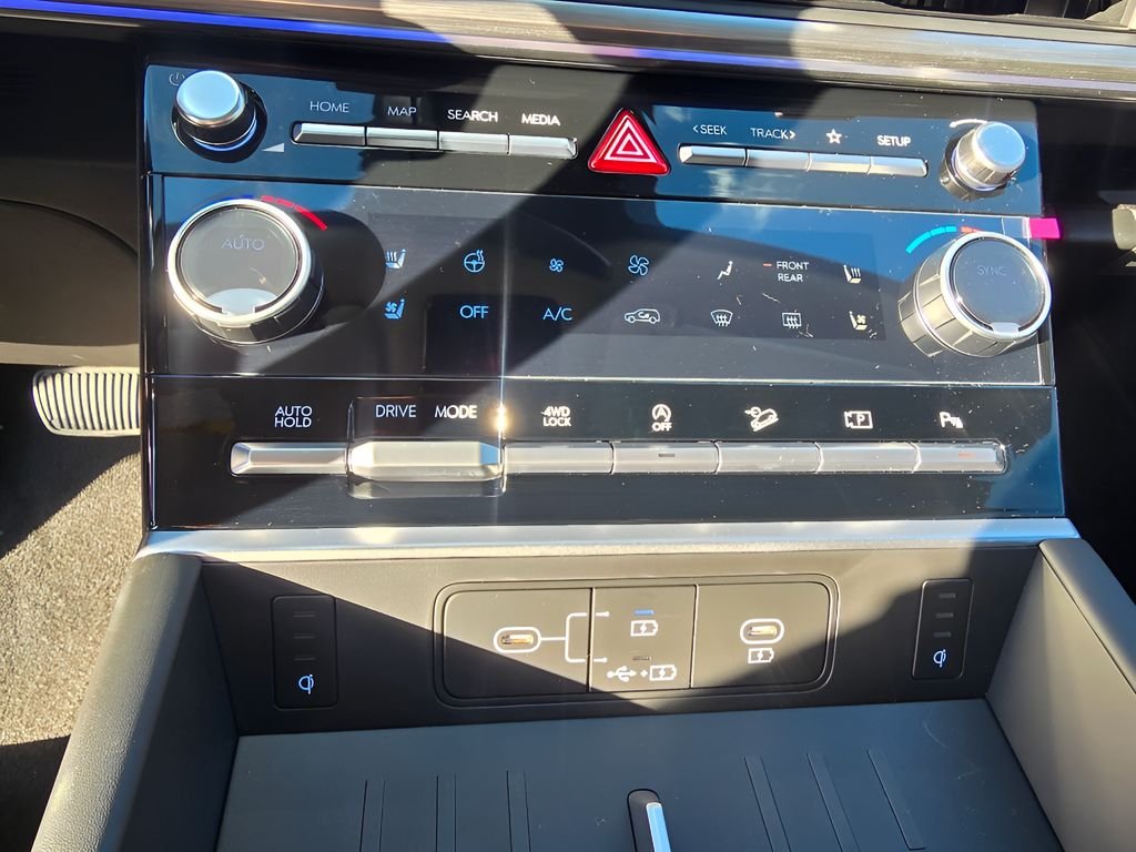 New 2026 Phantom Black Hyundai Limited image 21