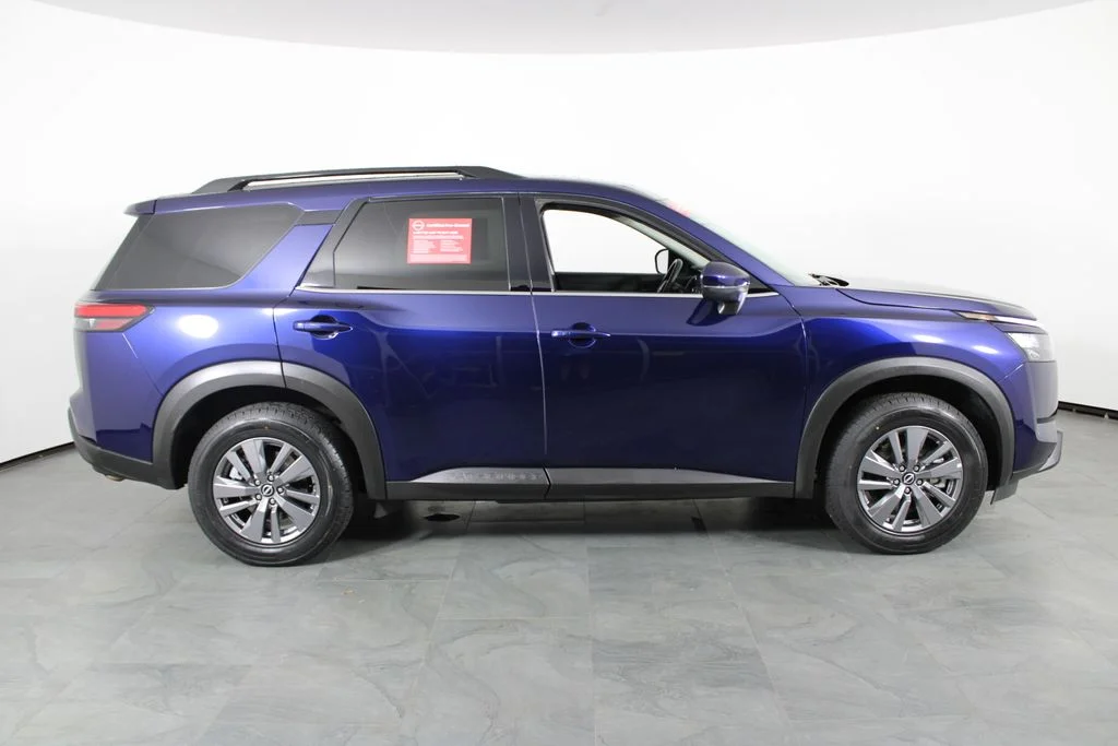 2025 Nissan Pathfinder SV - Photo 12