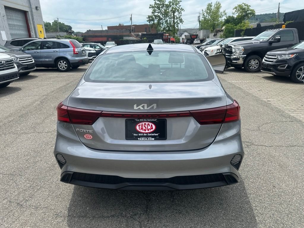 Used 2024 Gray Kia LXS image 5