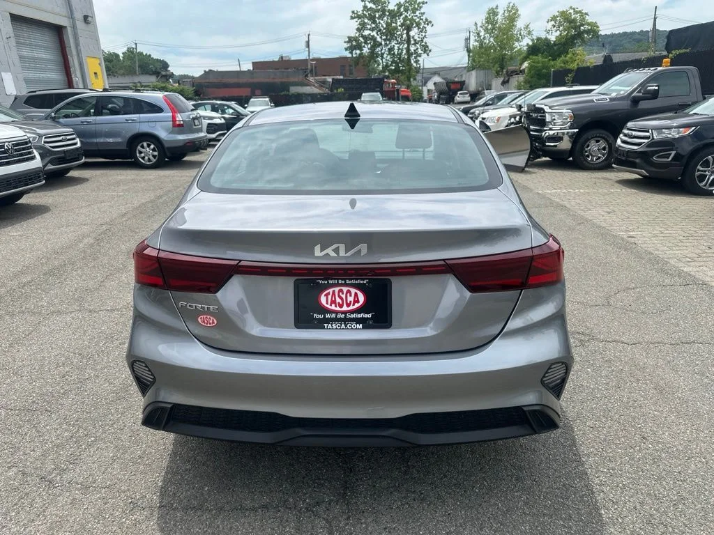 Used 2024 Gray Kia LXS image 5