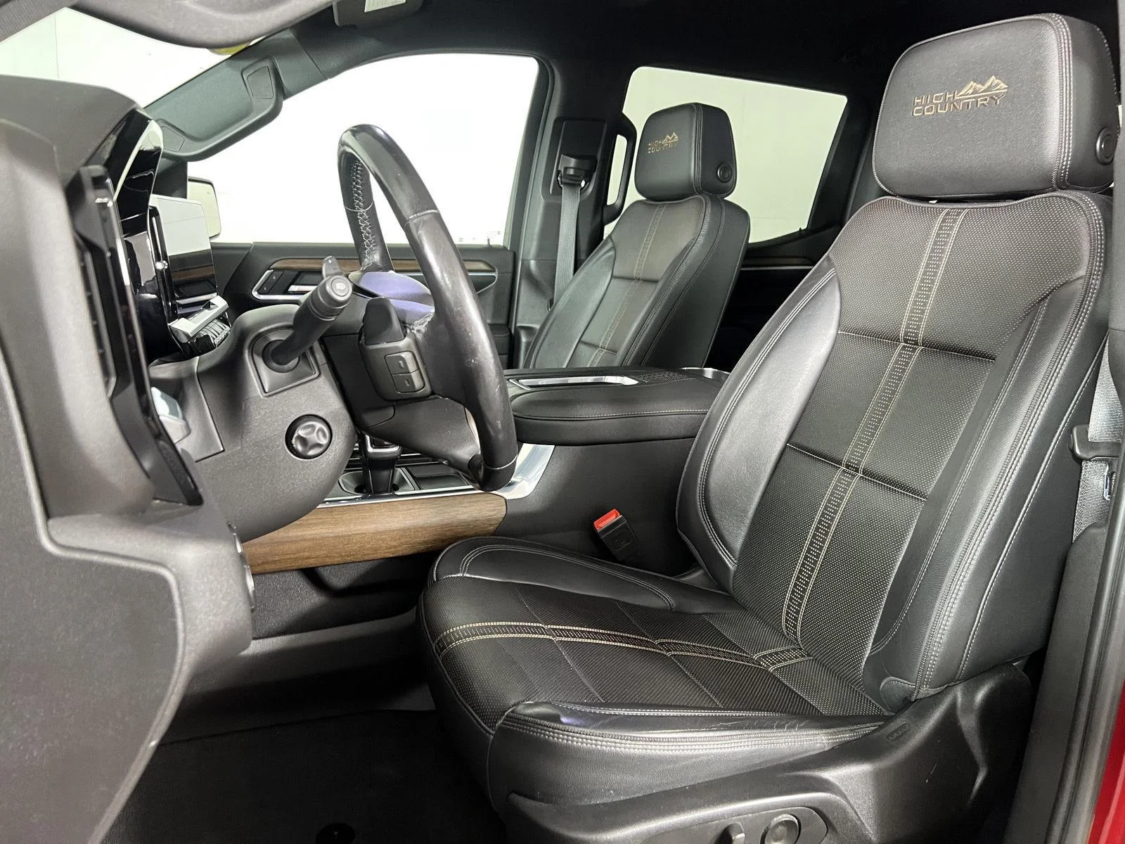 Used 2022 CHERRY RED TINTCOAT Chevrolet High Country image 17