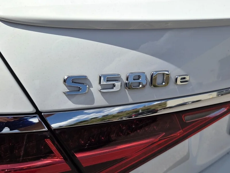 Used 2025  MERCEDES-BENZ S 580E image 7