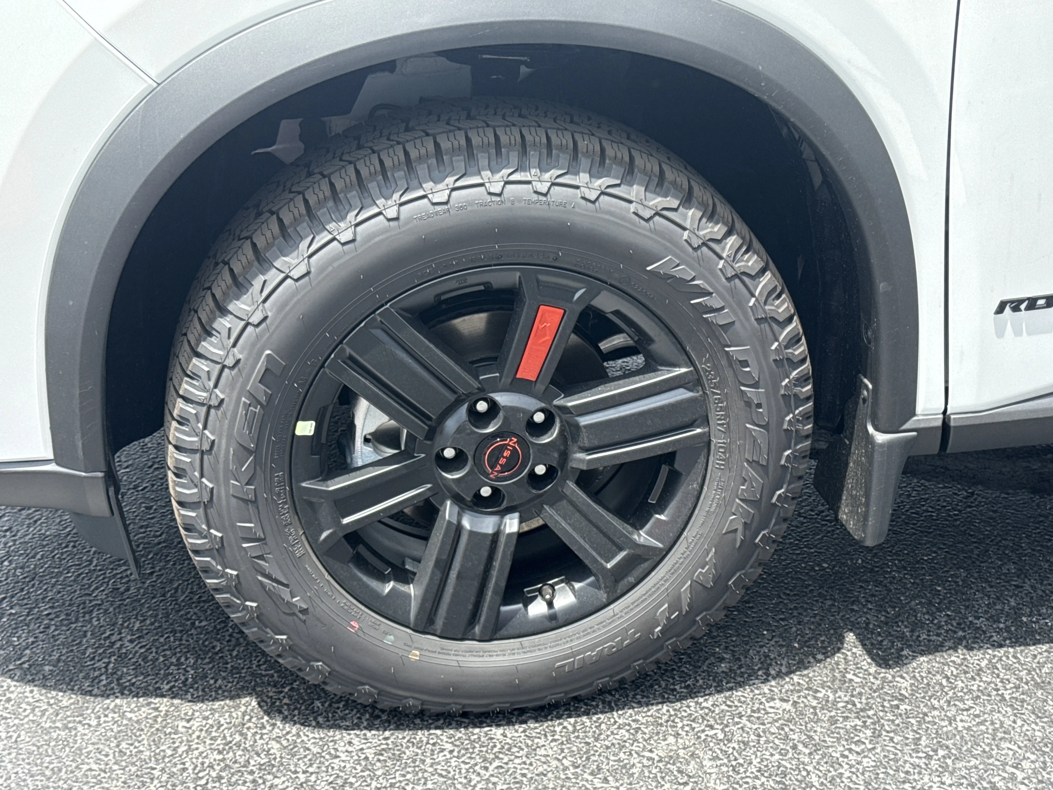 New 2026 Everest White Pearl Tricoat Nissan Rock Creek AWD image 13