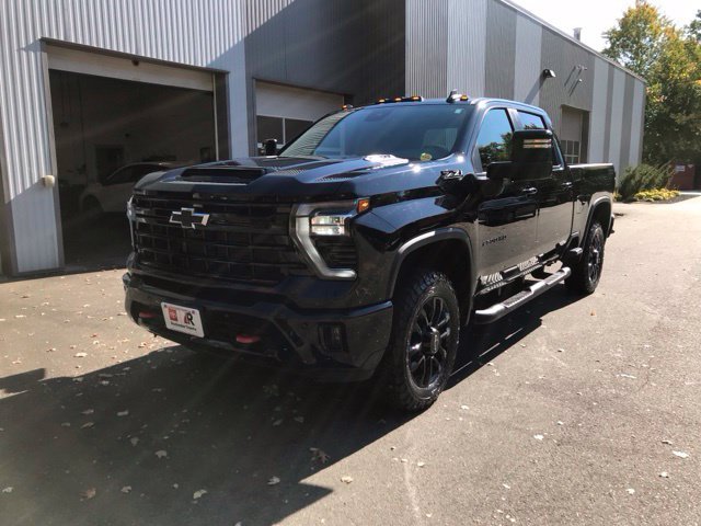 Used 2025 Black Chevrolet LT image 6