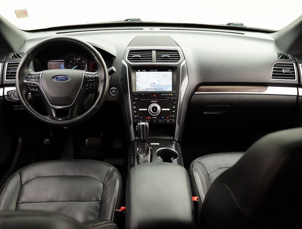 Used 2018 Silver Ford Limited image 19
