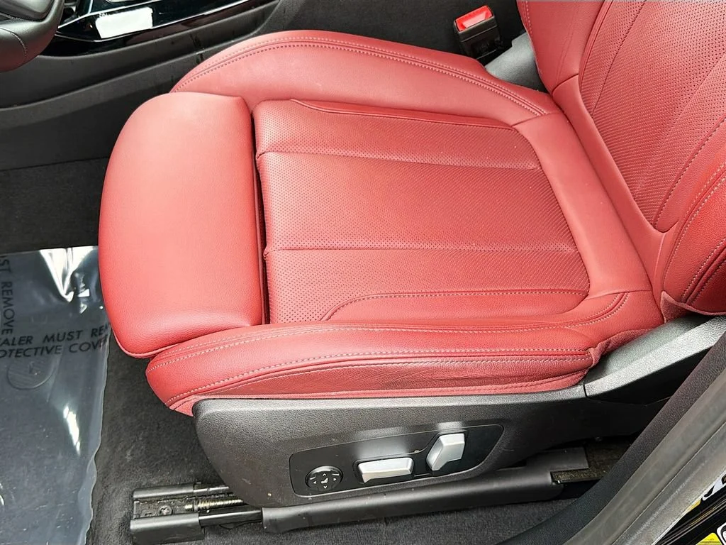 Used 2023  BMW xDrive30i image 21