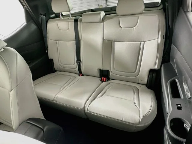 New 2027 Gray Hyundai SE image 12