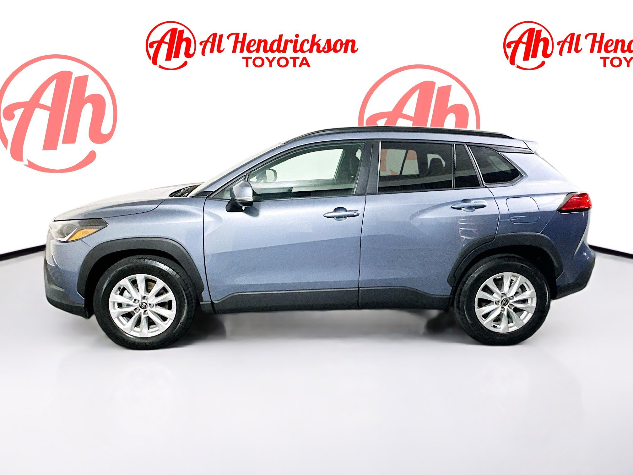 Used 2022 Celestite Toyota LE image 5