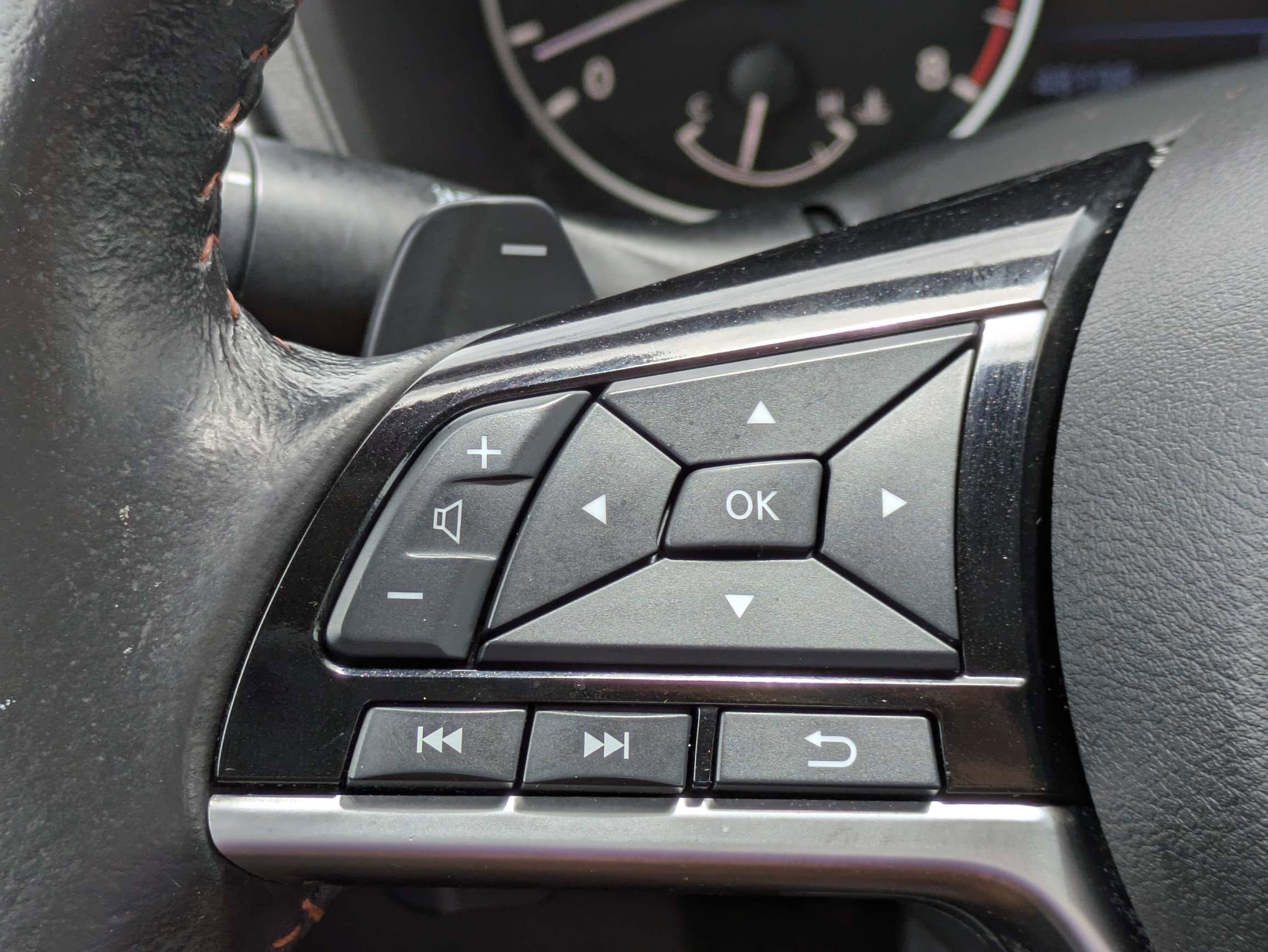 2023 Nissan Altima SR - Photo 28