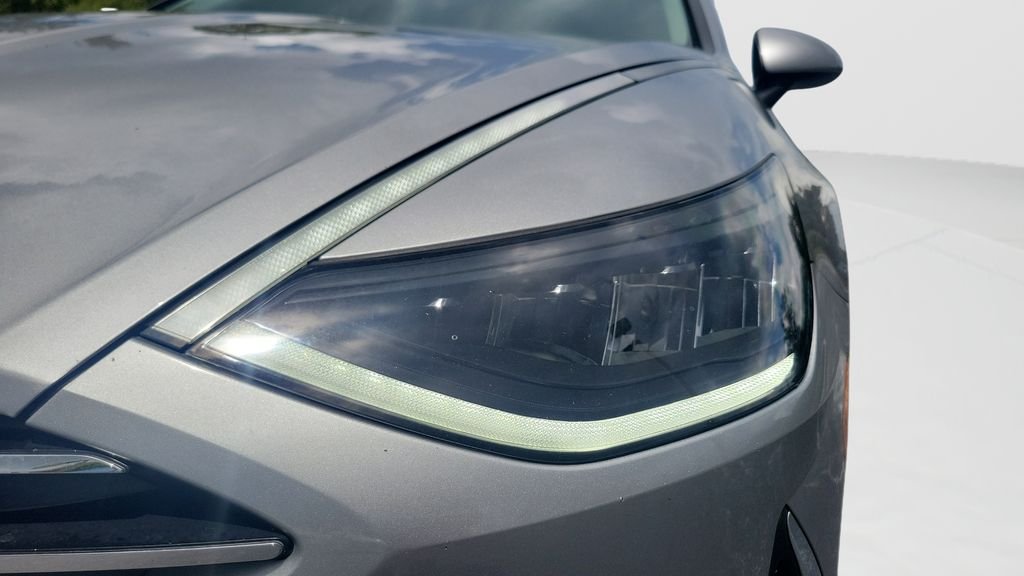 Certified Used 2022 Silver Hyundai SE image 23