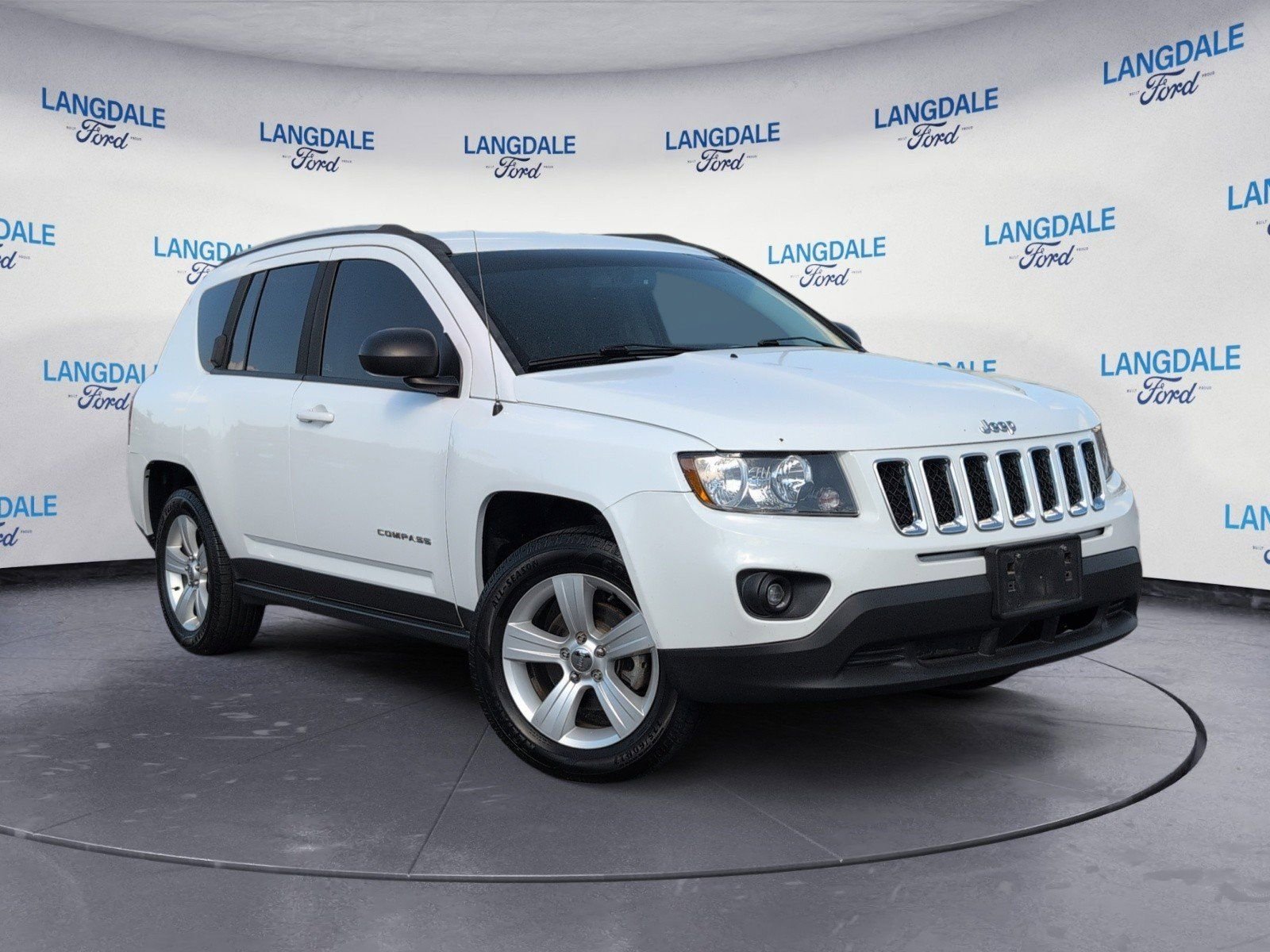 Used 2016 Jeep Compass Sport with VIN 1C4NJDBB9GD780303 for sale in Valdosta, GA