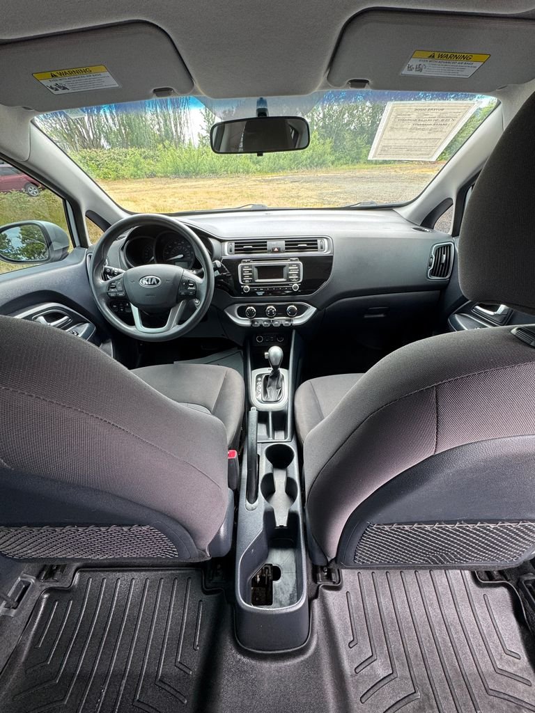 Used 2016 Bright Silver Metallic Kia LX image 19