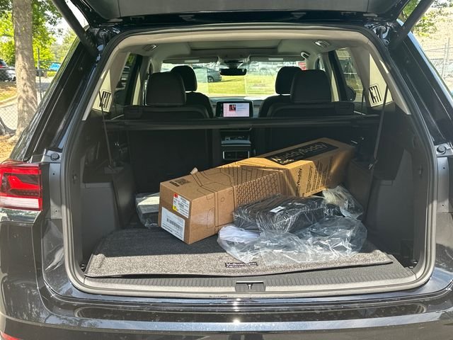 New 2026 Black Volkswagen 2.0T SE w/Technology image 18
