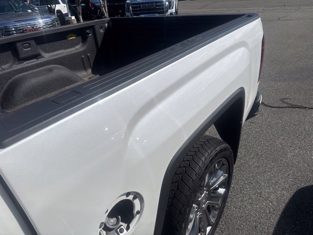 Used 2018 White GMC Denali image 4